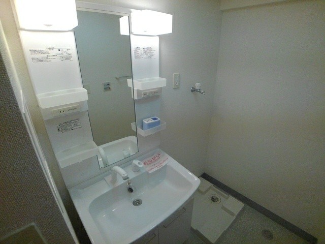 沖縄県中頭郡西原町兼久 洗面所