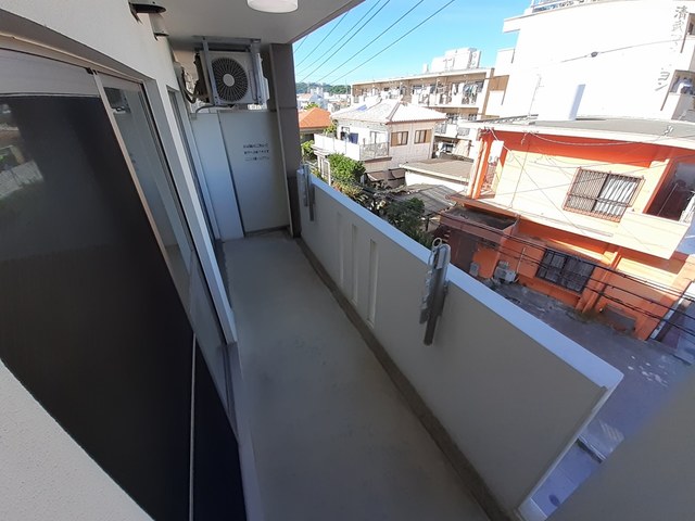 沖縄県中頭郡西原町与那城 ベランダ