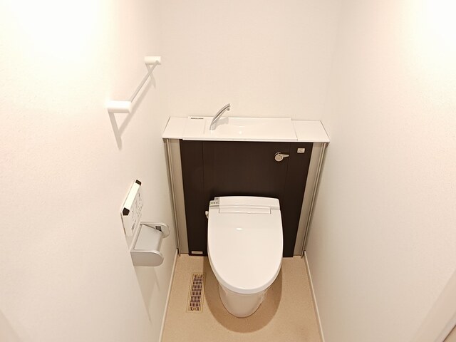 沖縄県那覇市繁多川２丁目 トイレ