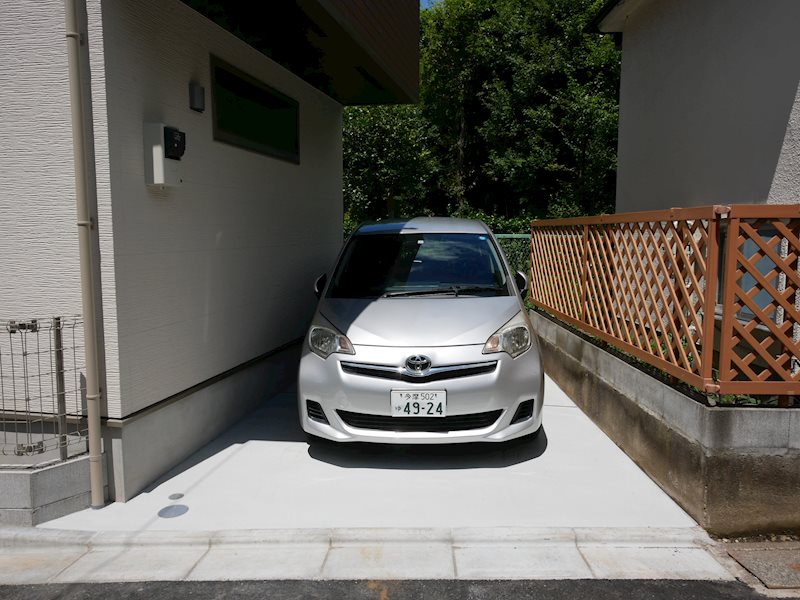 入間町貸家 駐車場