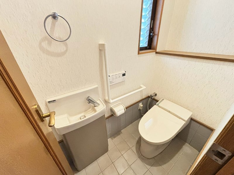 富士本3丁目戸建 トイレ