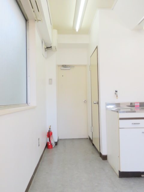 小原ビル 玄関