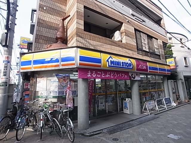 アイリスコーポ コンビニ