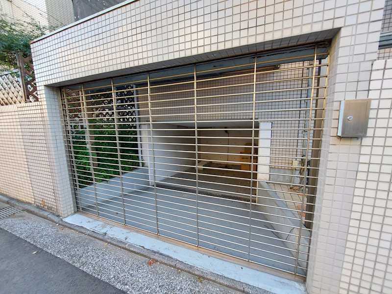 境南町貸家 駐車場