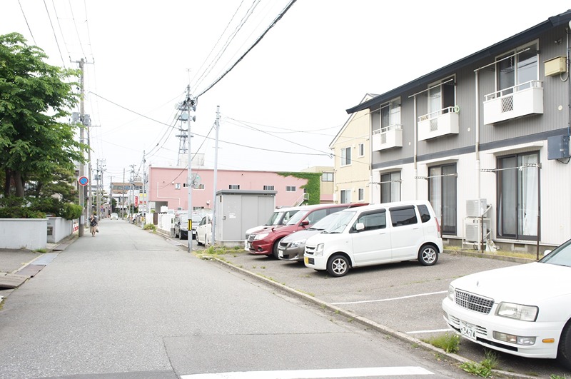 ハイツ鈴木 駐車場