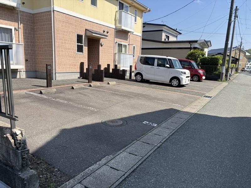 シェモア広面 駐車場
