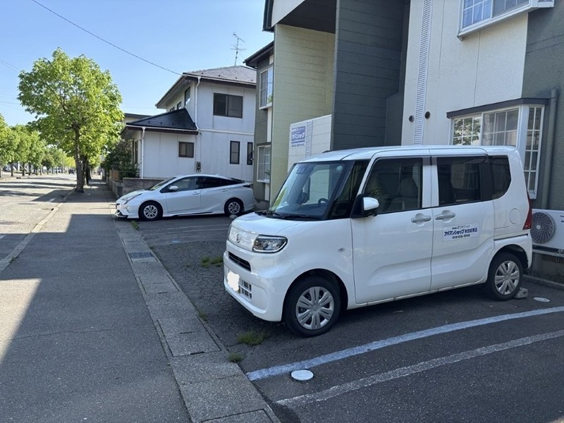 アーバン鬼頭 駐車場
