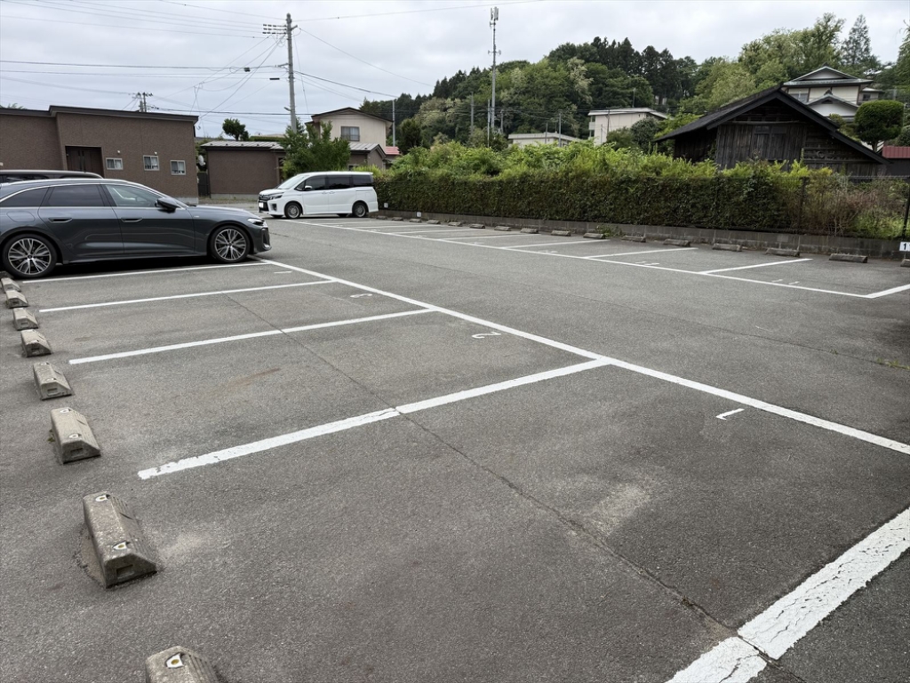 ユーミーコスモ 駐車場