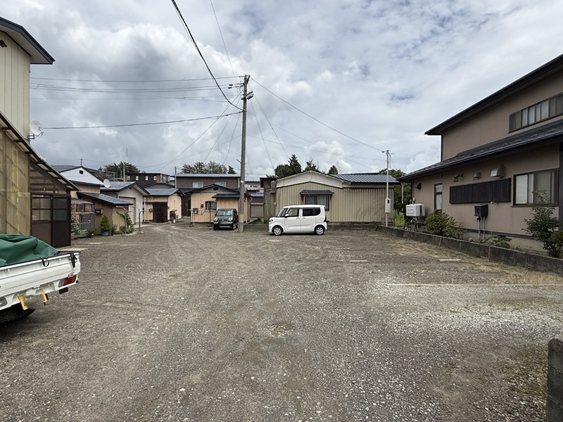 渡部アパート 駐車場