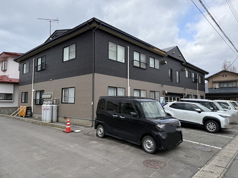 サフラン 駐車場