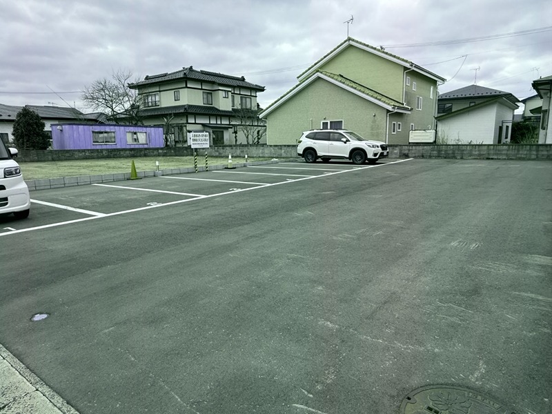 サフラン 駐車場