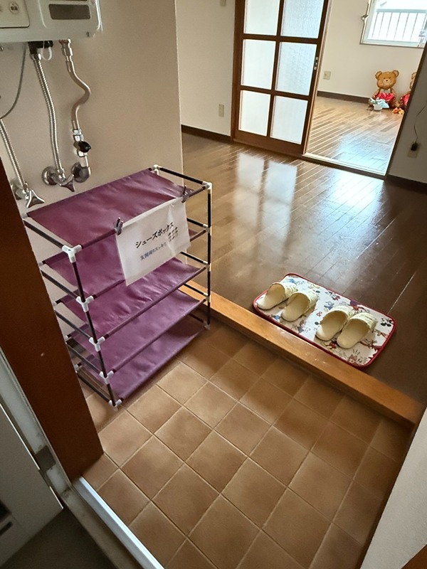 サフラン 玄関