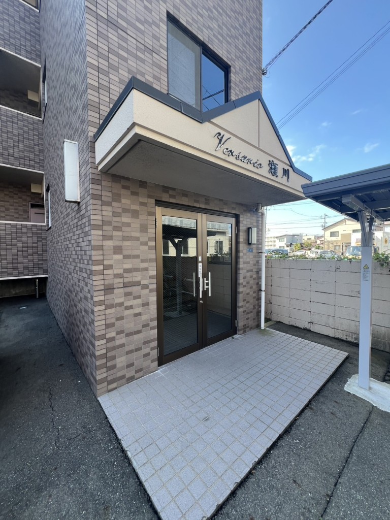 ヴェルサーリオ瀬川 エントランス