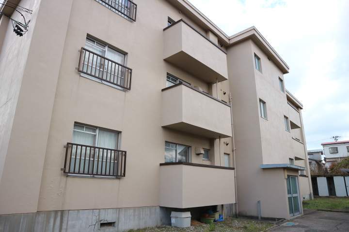 アシスト第３秋田マンション 外観