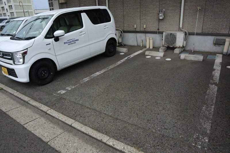 シェラトン開和町 駐車場