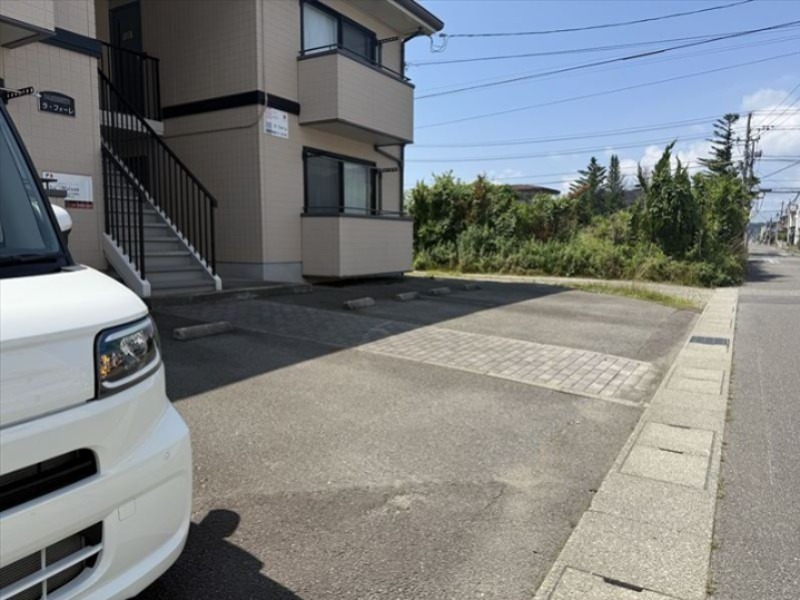 ラ・フォーレ 駐車場