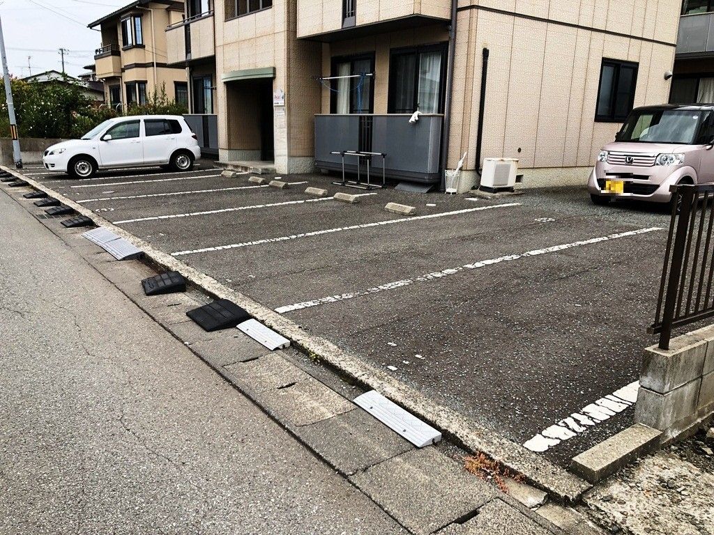 キャンバーＡ 駐車場