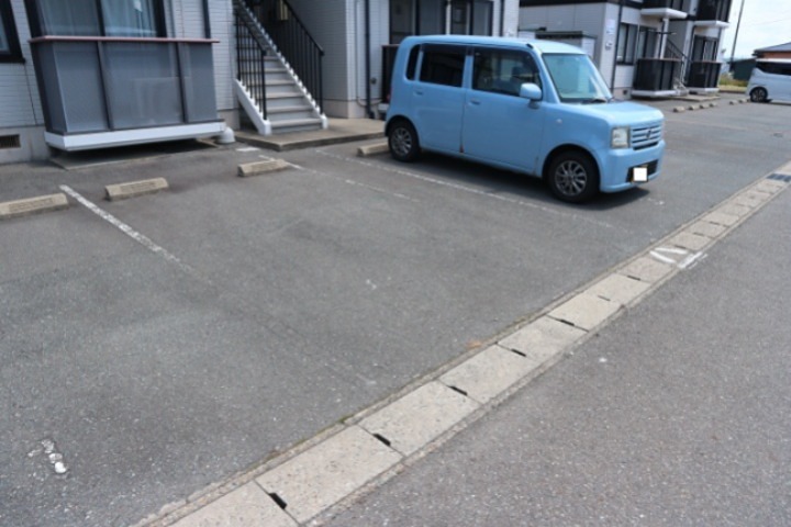 ドリーム仁井田Ａ 駐車場