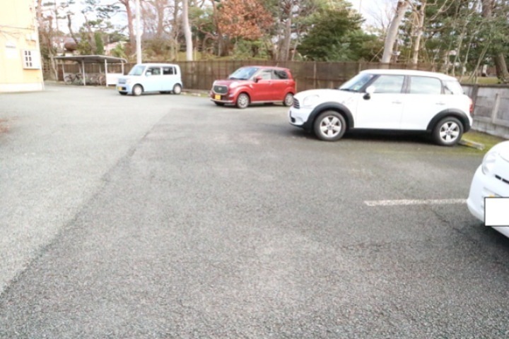 サザンクロスＡ 駐車場