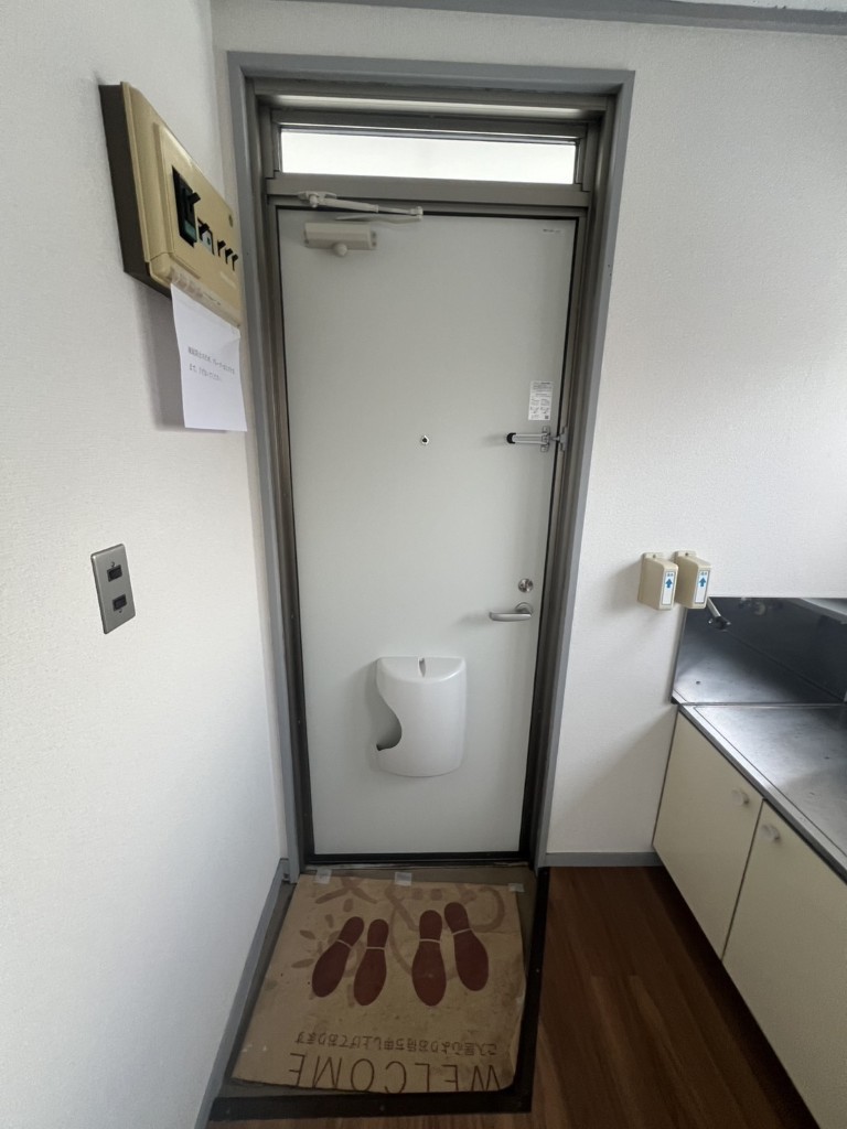 サンローズ 玄関