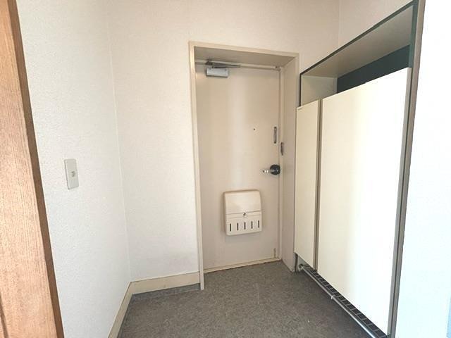 秋田県秋田市川元小川町 玄関
