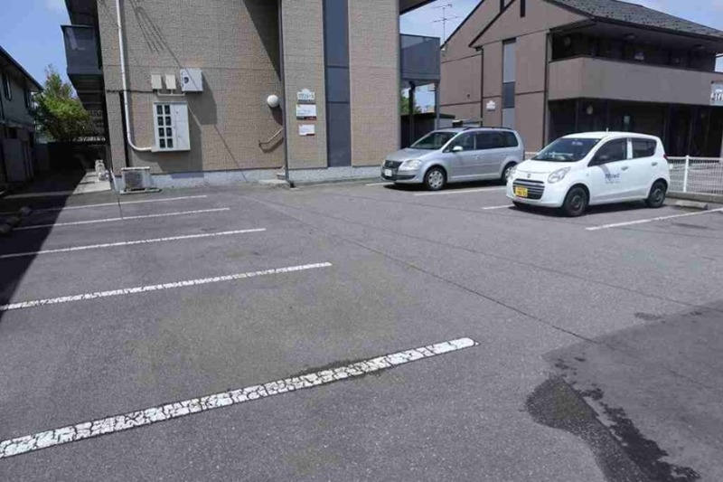 グランメール 駐車場