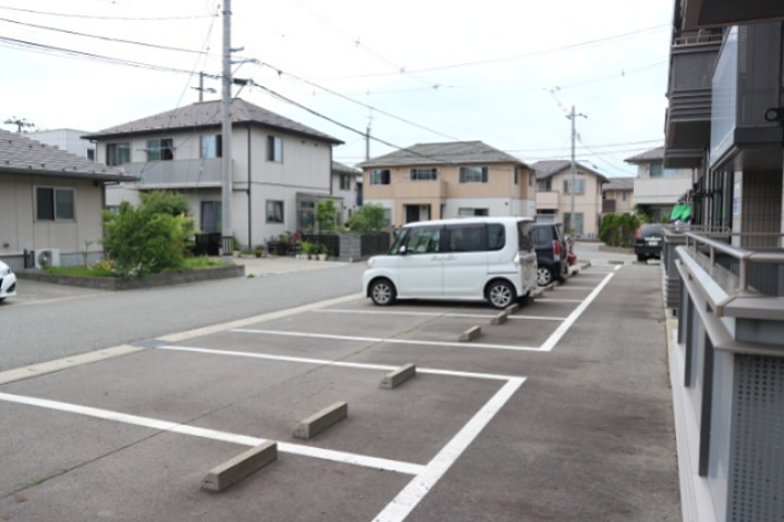 アクアロードⅡＣ 駐車場