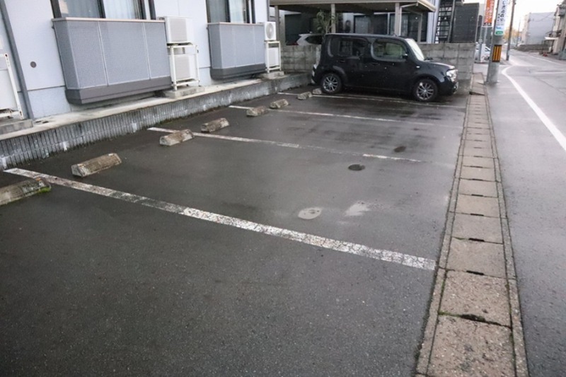 セレーザ桜 駐車場
