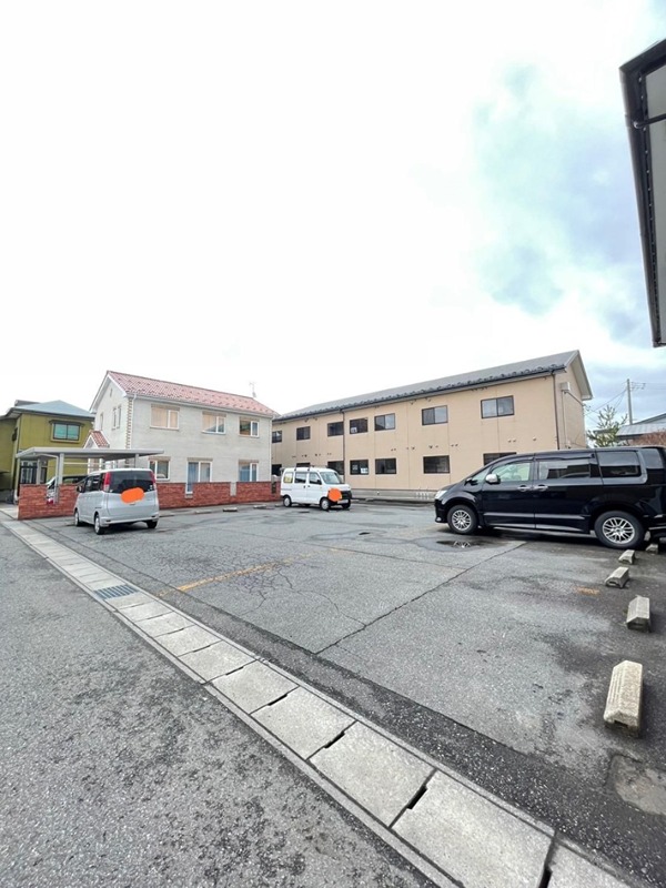 ミレニアム桜 駐車場