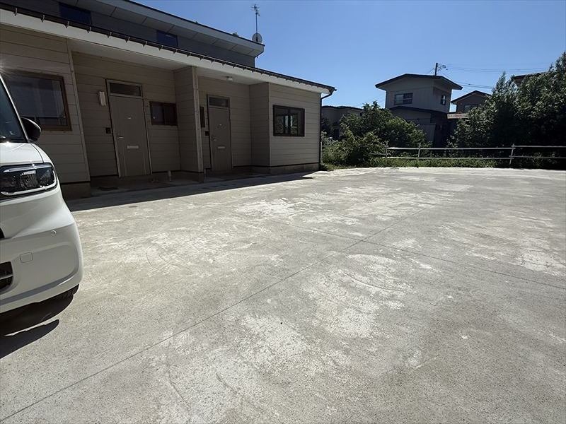 谷内佐渡三浦貸家 駐車場
