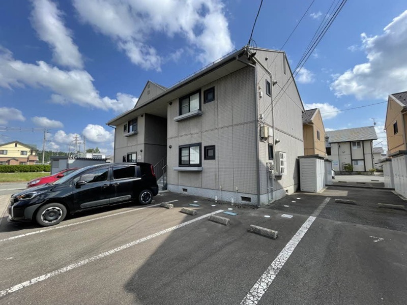 グランソレイユＡ 駐車場