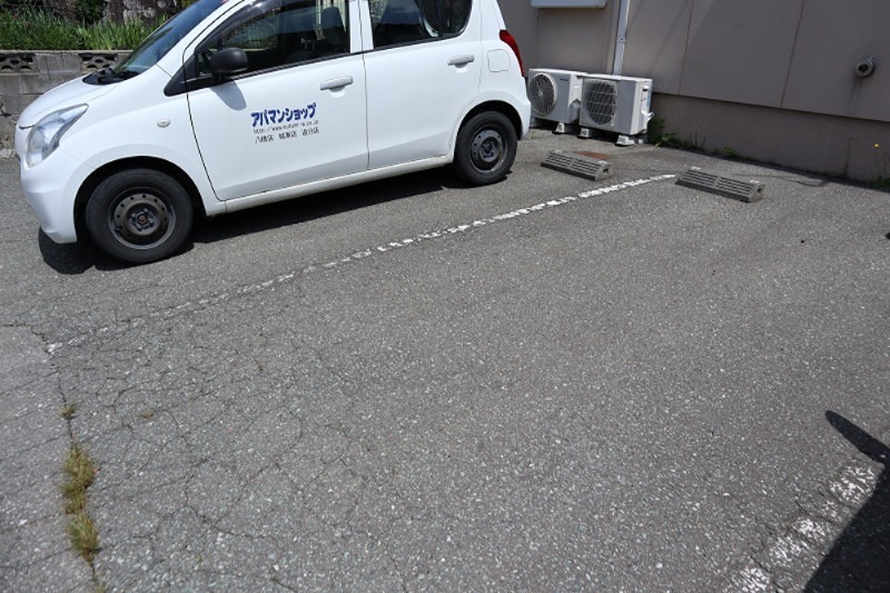カーサ如月 駐車場