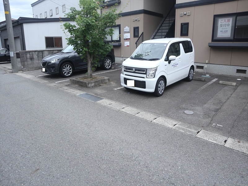 カーサリブレ・ドゥ 駐車場