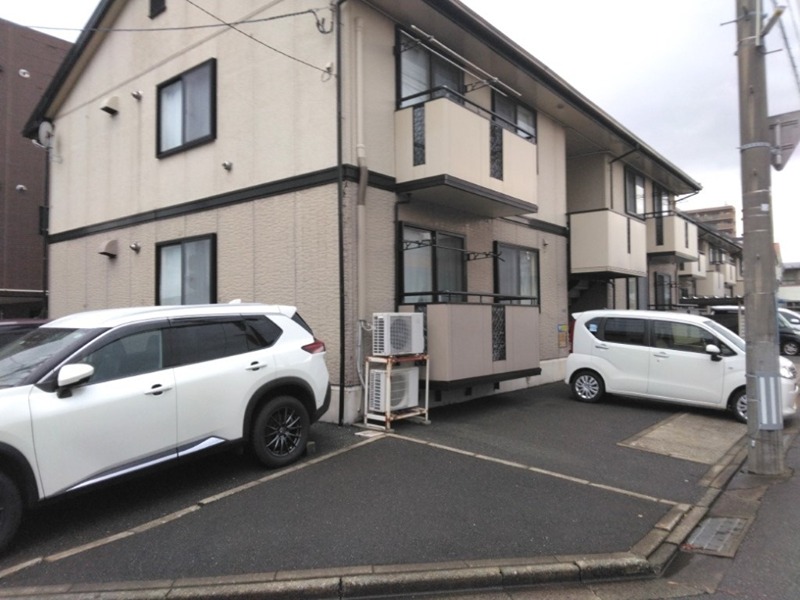 ロイヤルガーデン泉Ａ 駐車場