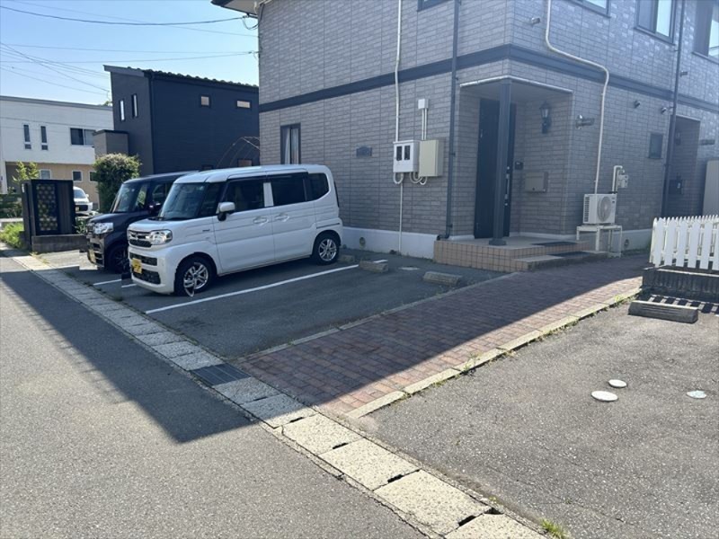 ライトハウス広面Ｄ棟 駐車場