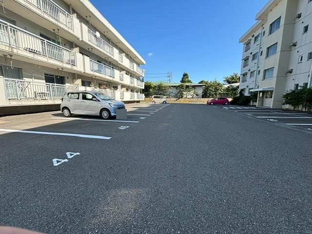 秋田県秋田市川元小川町 駐車場