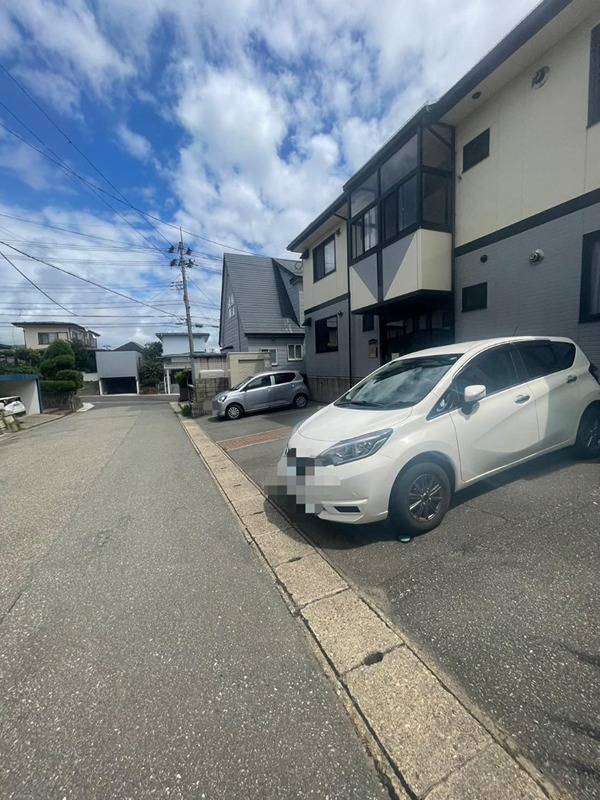 セジュールさつき台 駐車場