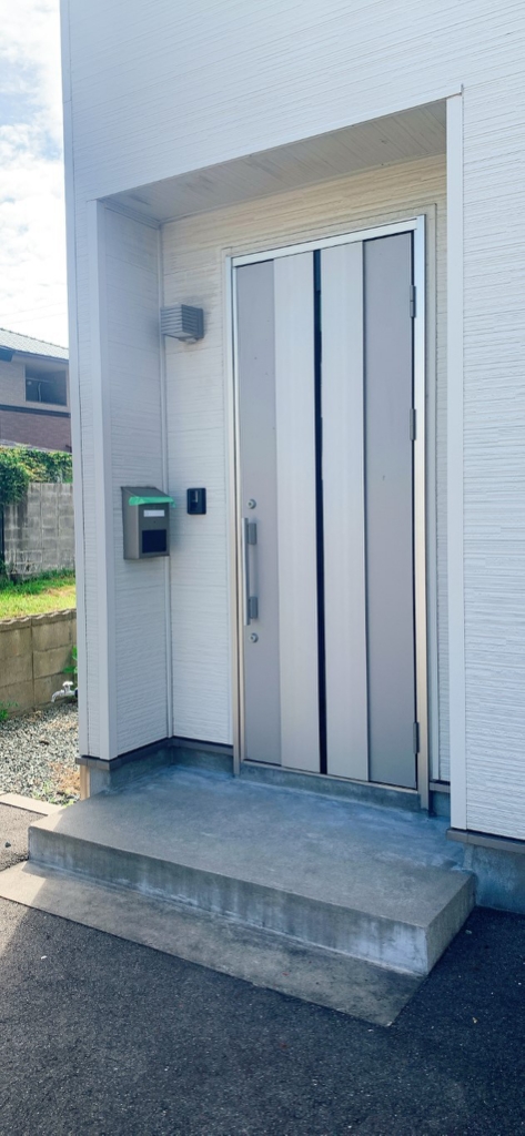 カーサルーチェ 玄関