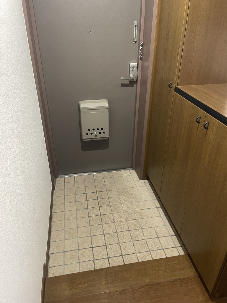 テレパレス総社町 玄関