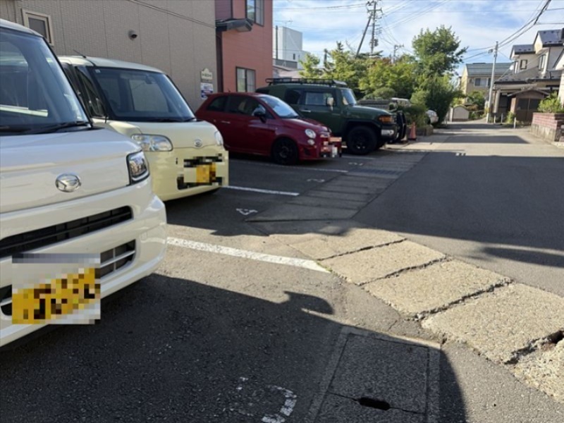 イーストコート 駐車場