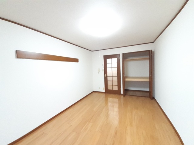 秋田県秋田市東通２丁目 リビング