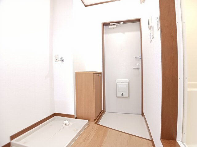 秋田県秋田市東通２丁目 玄関