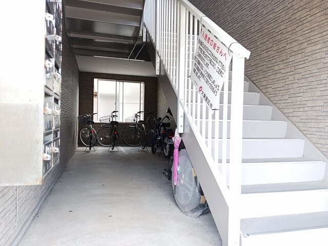 秋田県秋田市東通２丁目 エントランス