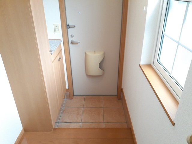 秋田県潟上市天王持長根 玄関