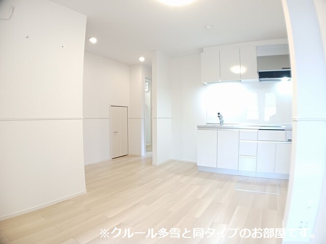 秋田県秋田市楢山川口境 リビング