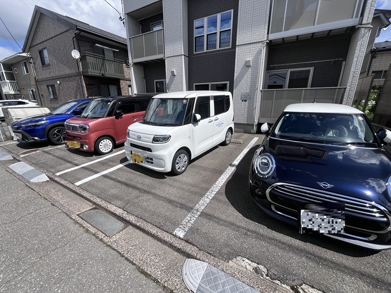 ステイ・イースト 駐車場