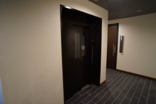 メゾンマスト川もと エントランス
