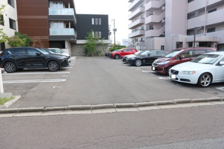 メゾンマスト川もと 駐車場