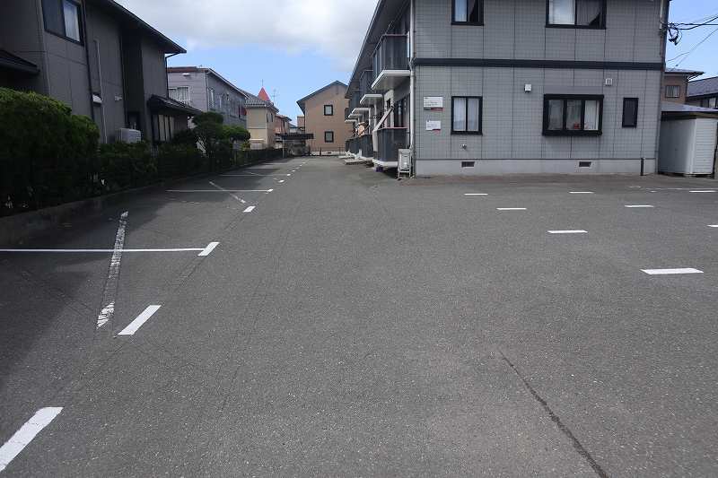 アークガーデン広面 駐車場