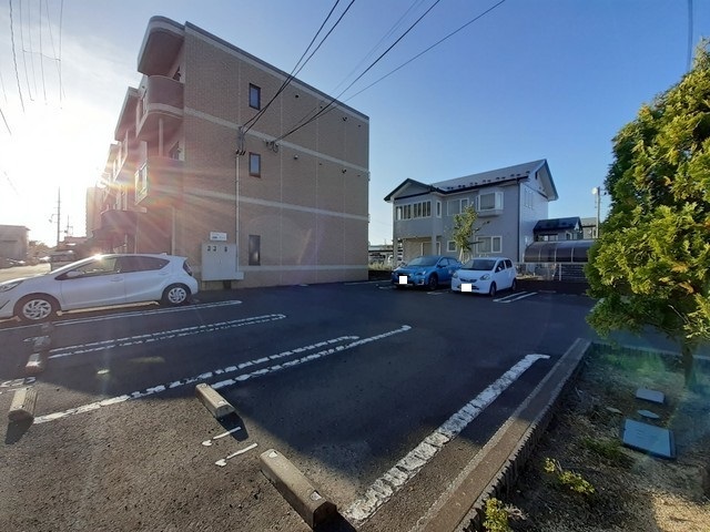 秋田県秋田市山王沼田町 駐車場